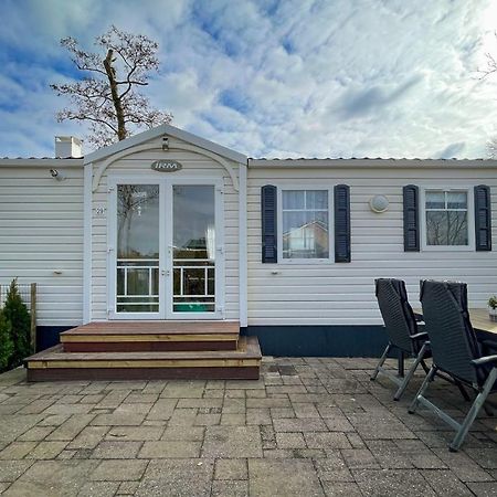 Knus En Modern Ingericht Chalet Met Gratis Wifi Villa Tzummarum Exteriör bild